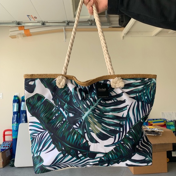 Paradise Canvas Beach Tote with Rope Strap - Picture 2 of 4